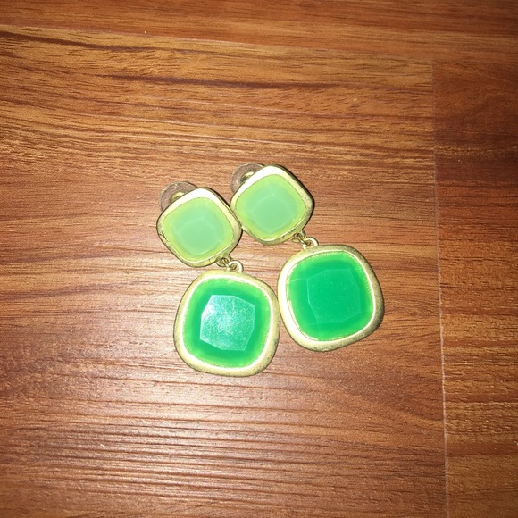 Boutique Earrings - Picture 1 of 2