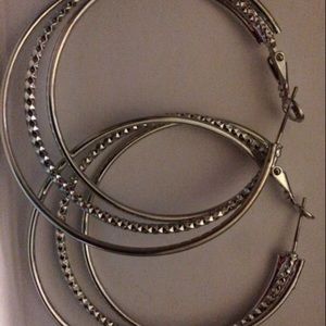 Guess hoop ear rings