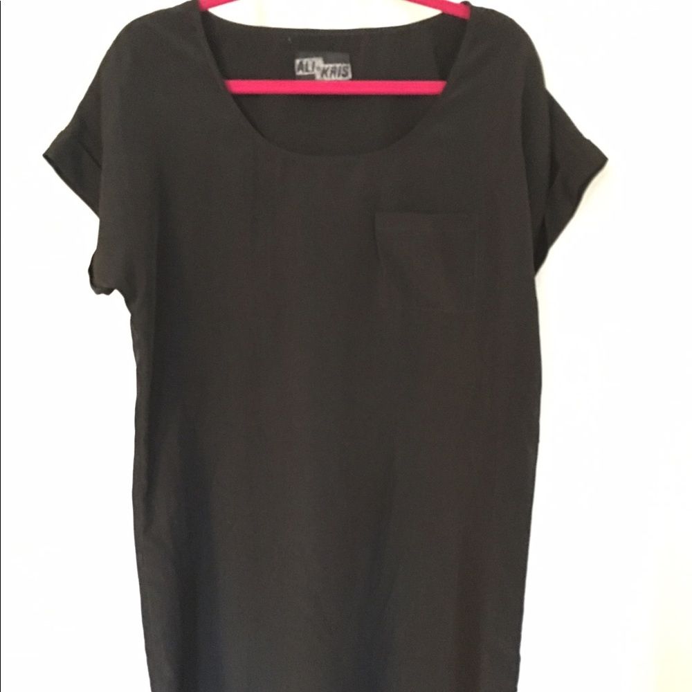 Black pocket T dress