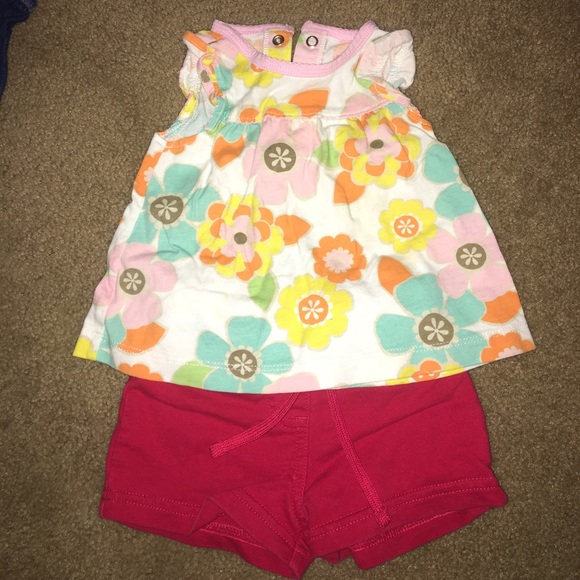 Infant outfit - Picture 1 of 1