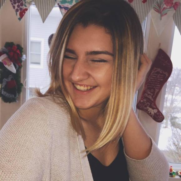 Meet the Posher Other - Meet your Posher, Emily Meet the Posher Other - Meet your Posher, Emily