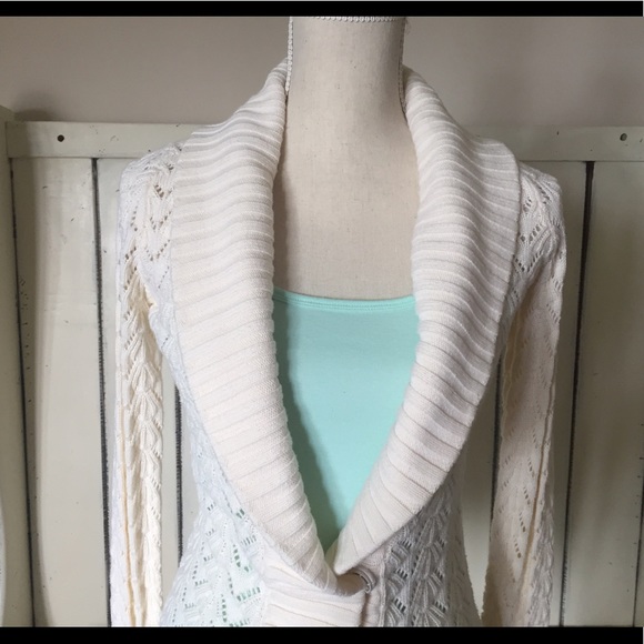 Hollister knit/crocheted sweater - Picture 3 of 5