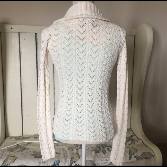 Hollister knit/crocheted sweater - Picture 4 of 5