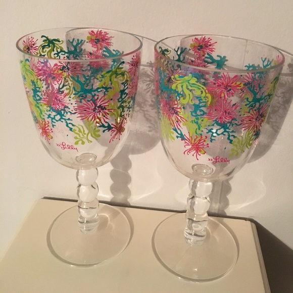 Lilly Pulitzer Acrylic Wine Glasses 2 Pack - Picture 2 of 2