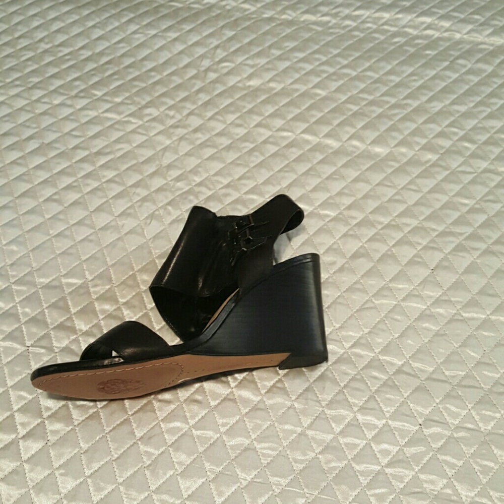 Sandals - Picture 3 of 3