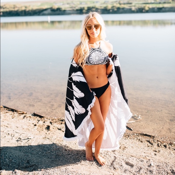 • FINAL PRICE• Feather Dreamcatcher Round Cover Up - Picture 6 of 8