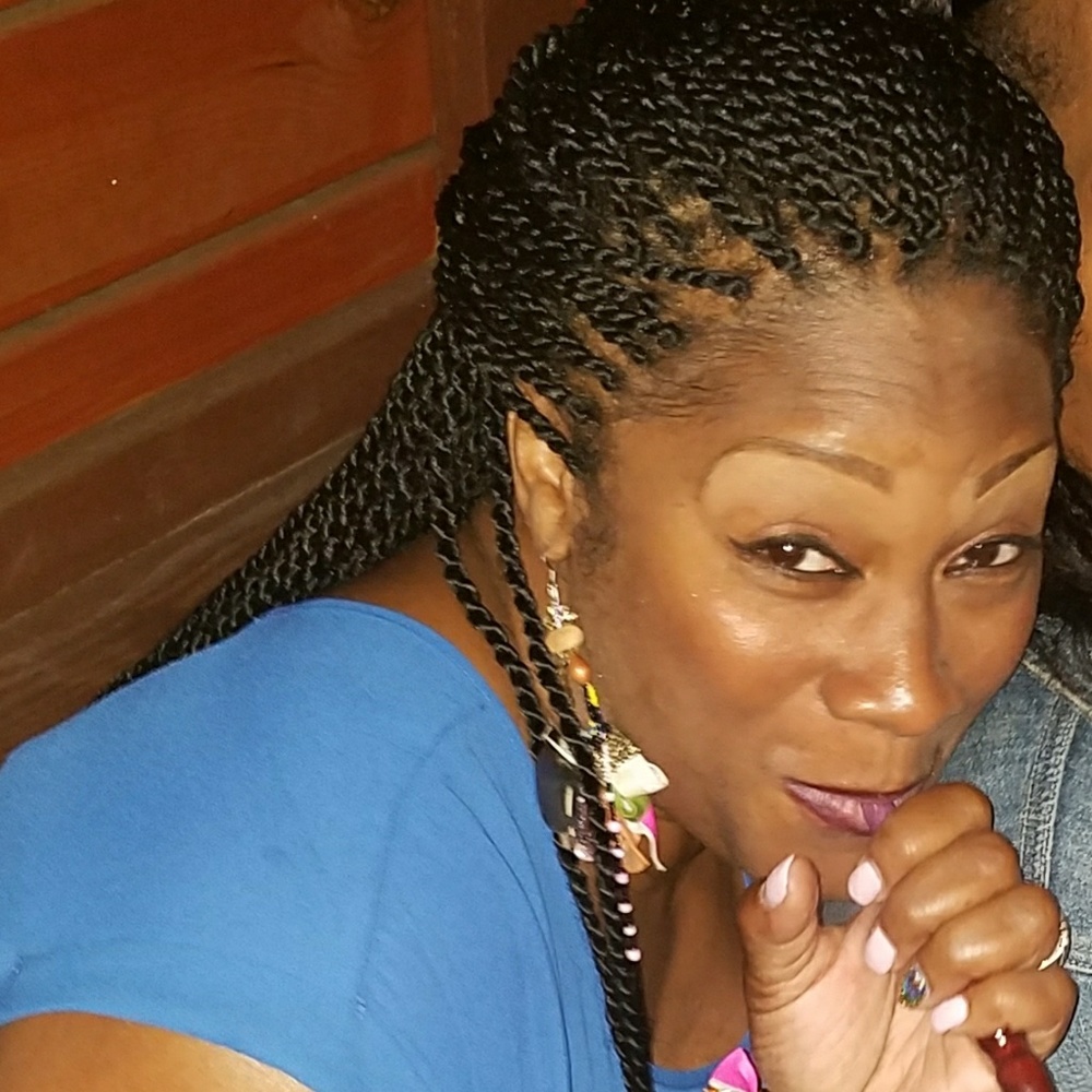 Meet your Posher, Letia