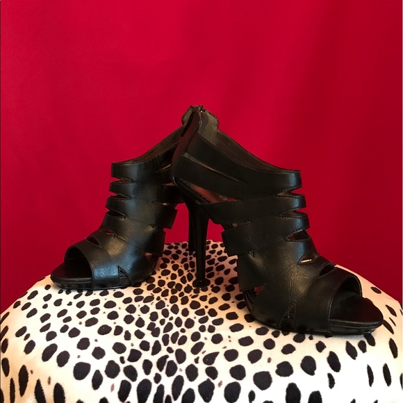 Daba Heels - Picture 1 of 2