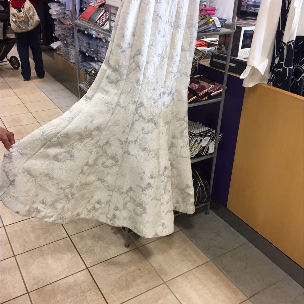 Formal wedding gown. Reduced Price