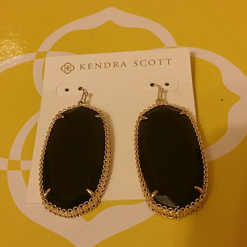 #Firm & Final Kendra Scott Deily Cat's Eye