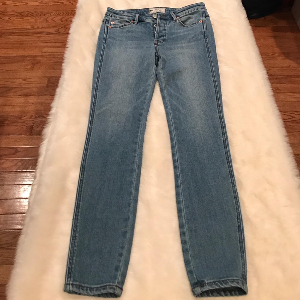 ⭐️⭐️FINAL PRICE⭐️⭐️FREE PEOPLE TRIUMPH JEANS