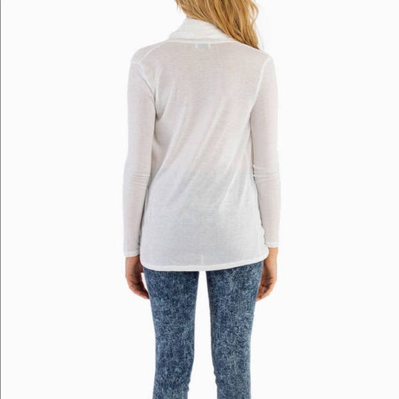 TOBI wrap shirt in WHITE - Picture 2 of 5