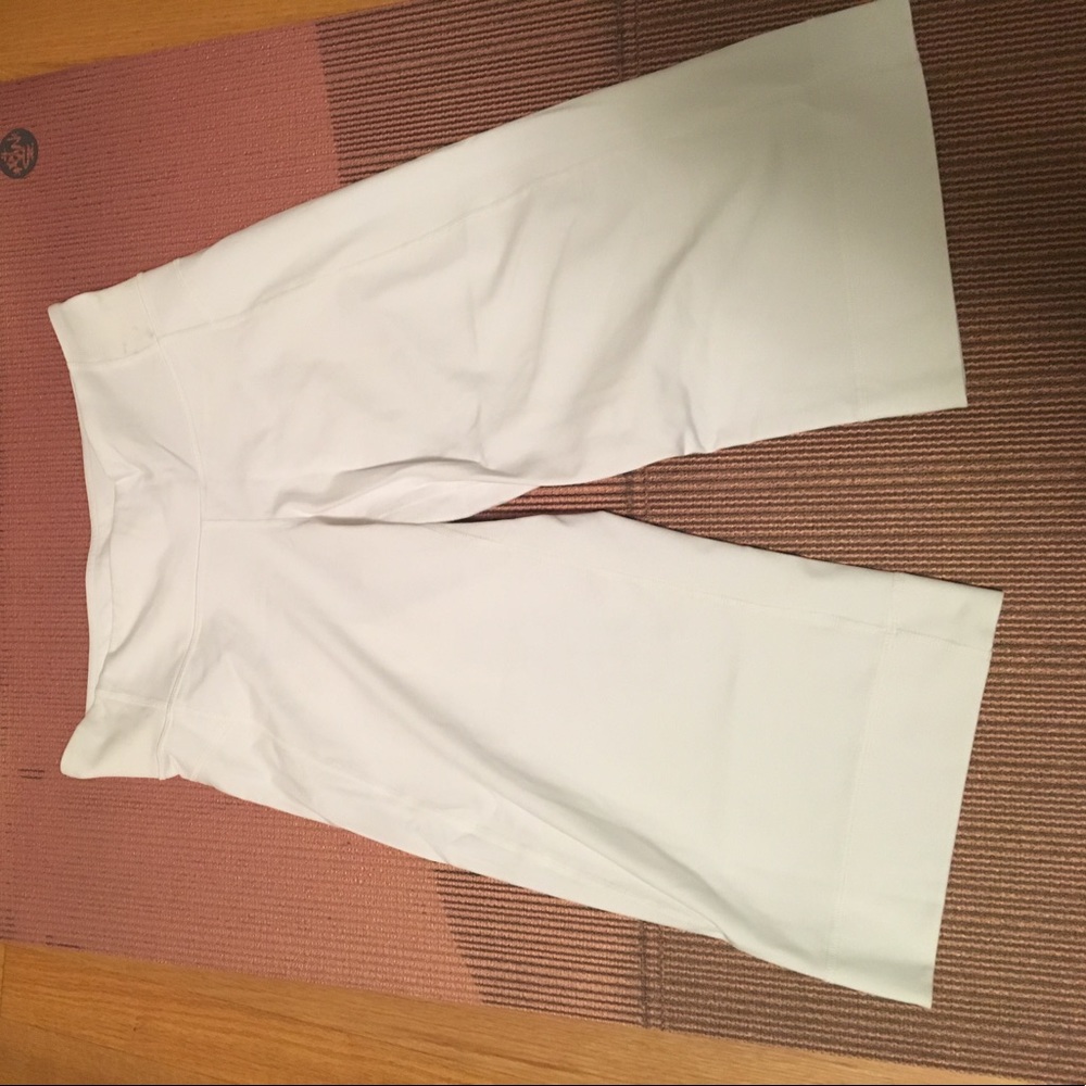 VGUC lululemon gaucho style capri