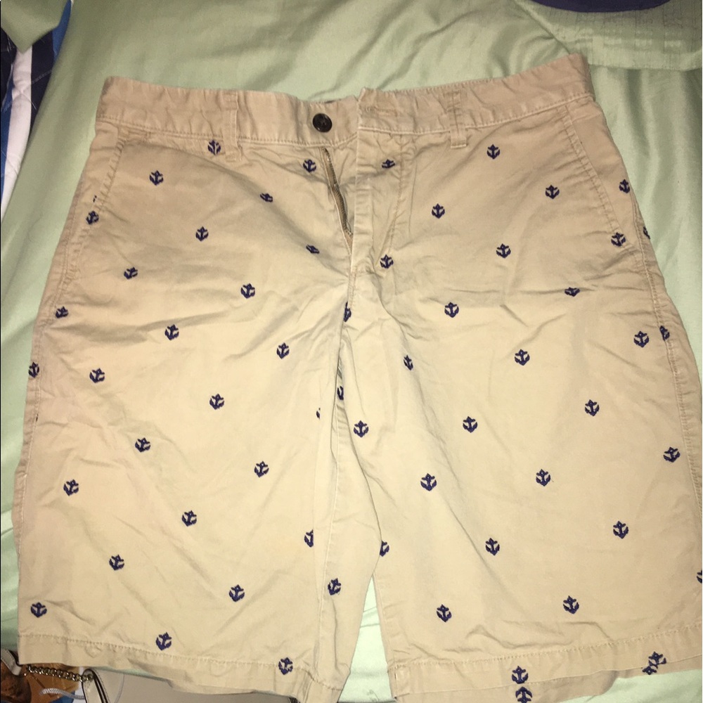 Gap anchor shorts