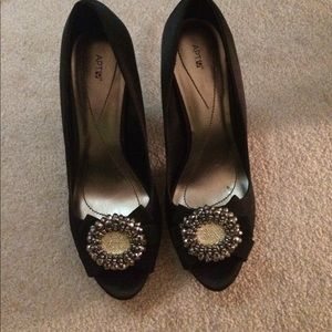 Black Peeptoe Heels- 8