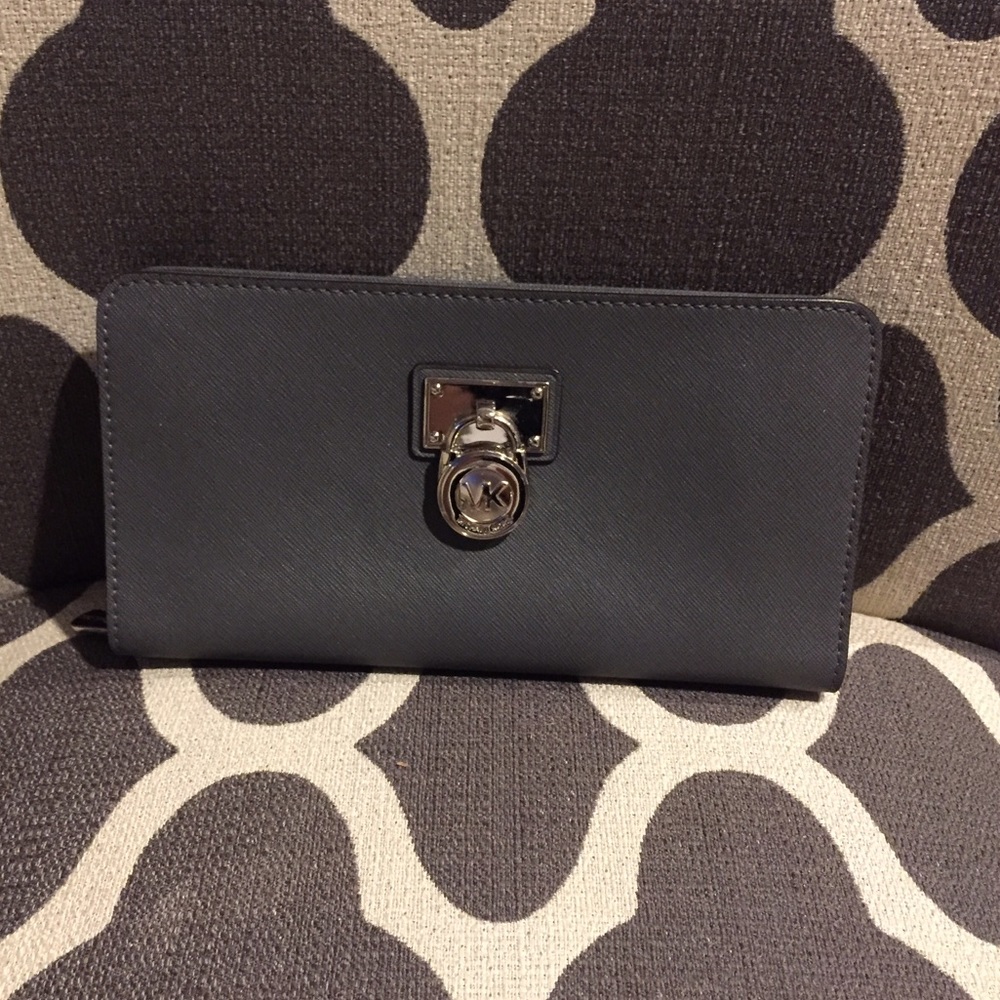 Authentic Michael Kors wallet - SOLD