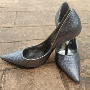 Guess Carrie shimmery heel 6.5