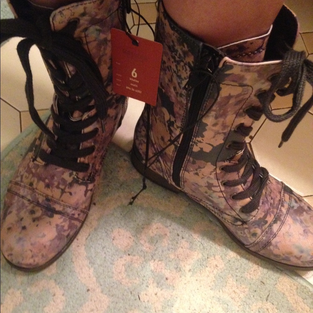 Brand-new floral combat boots - Picture 4 of 5