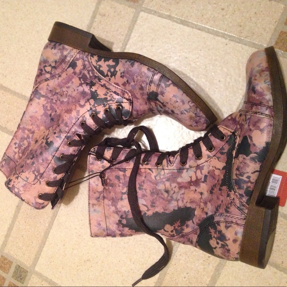 Brand-new floral combat boots - Picture 1 of 5