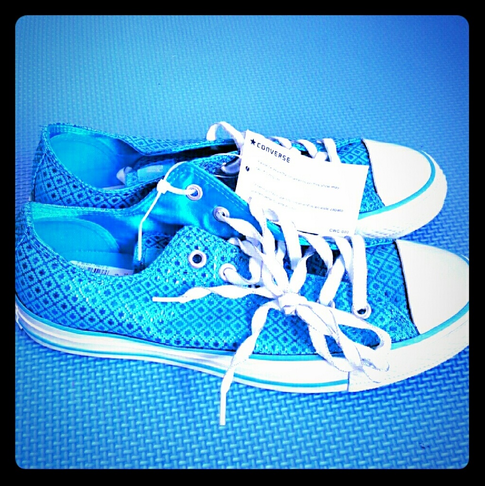 NWT Blue converse