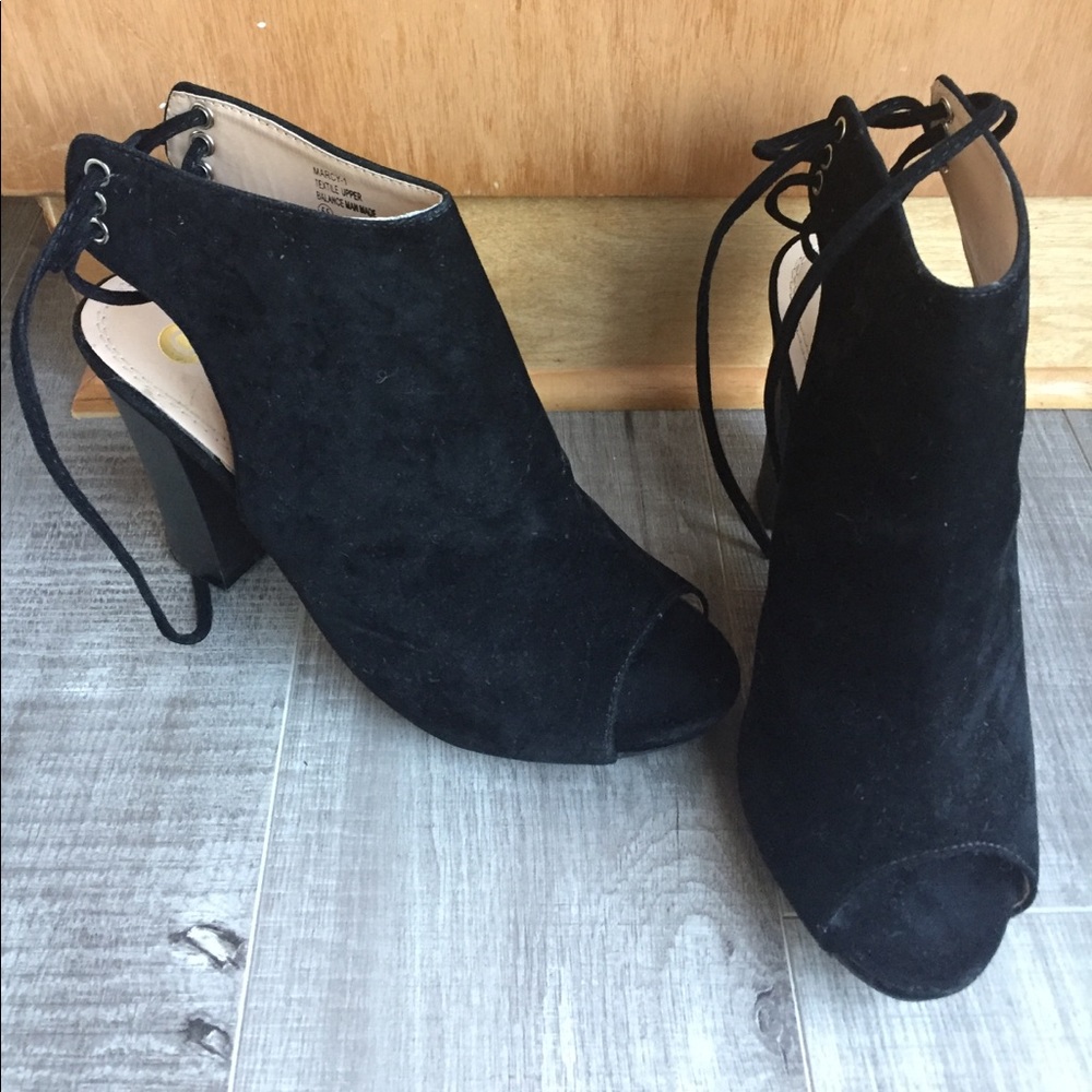 Black chunky heel sandals size 6.5