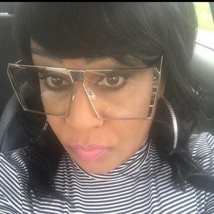 Meet your Posher, Nancy