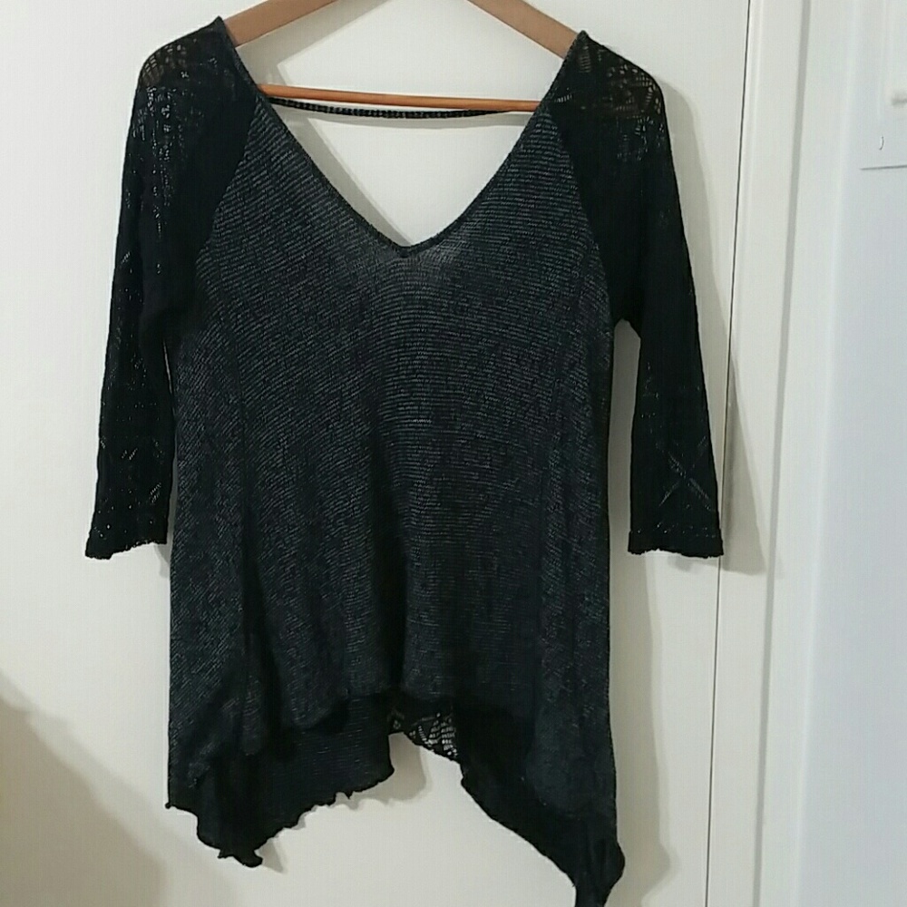 Hollister asymetrical hem v-neck knit top