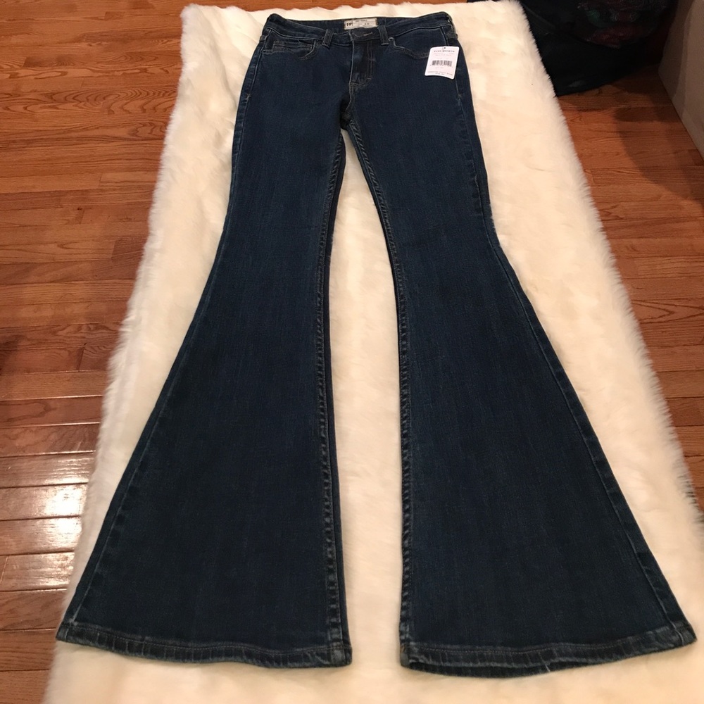 FINAL PRICE⭐️⭐️⭐️Free people flared jeans