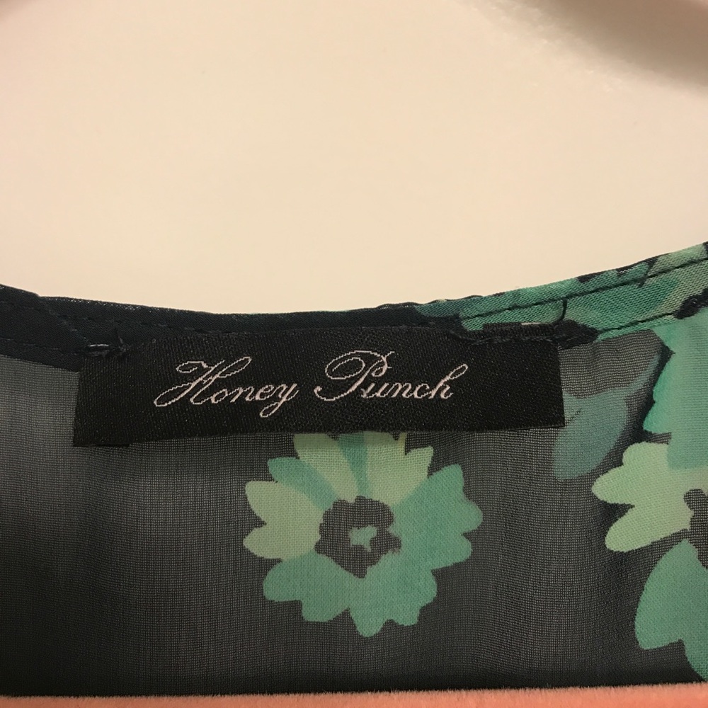 I Met Taylor Swift In This Romper - image 3