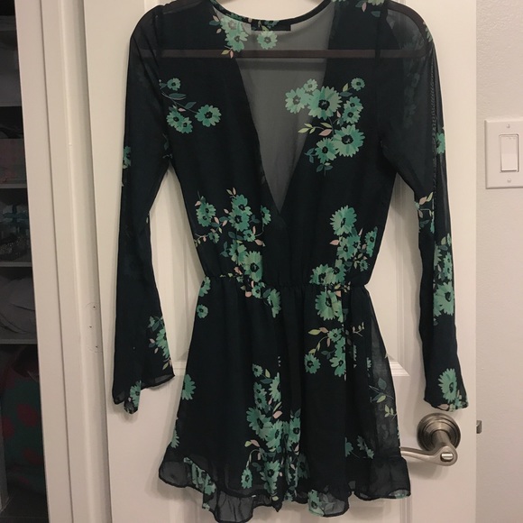 I MET TAYLOR SWIFT IN THIS ROMPER - Picture 2 of 7