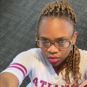 Meet your Posher, Dania