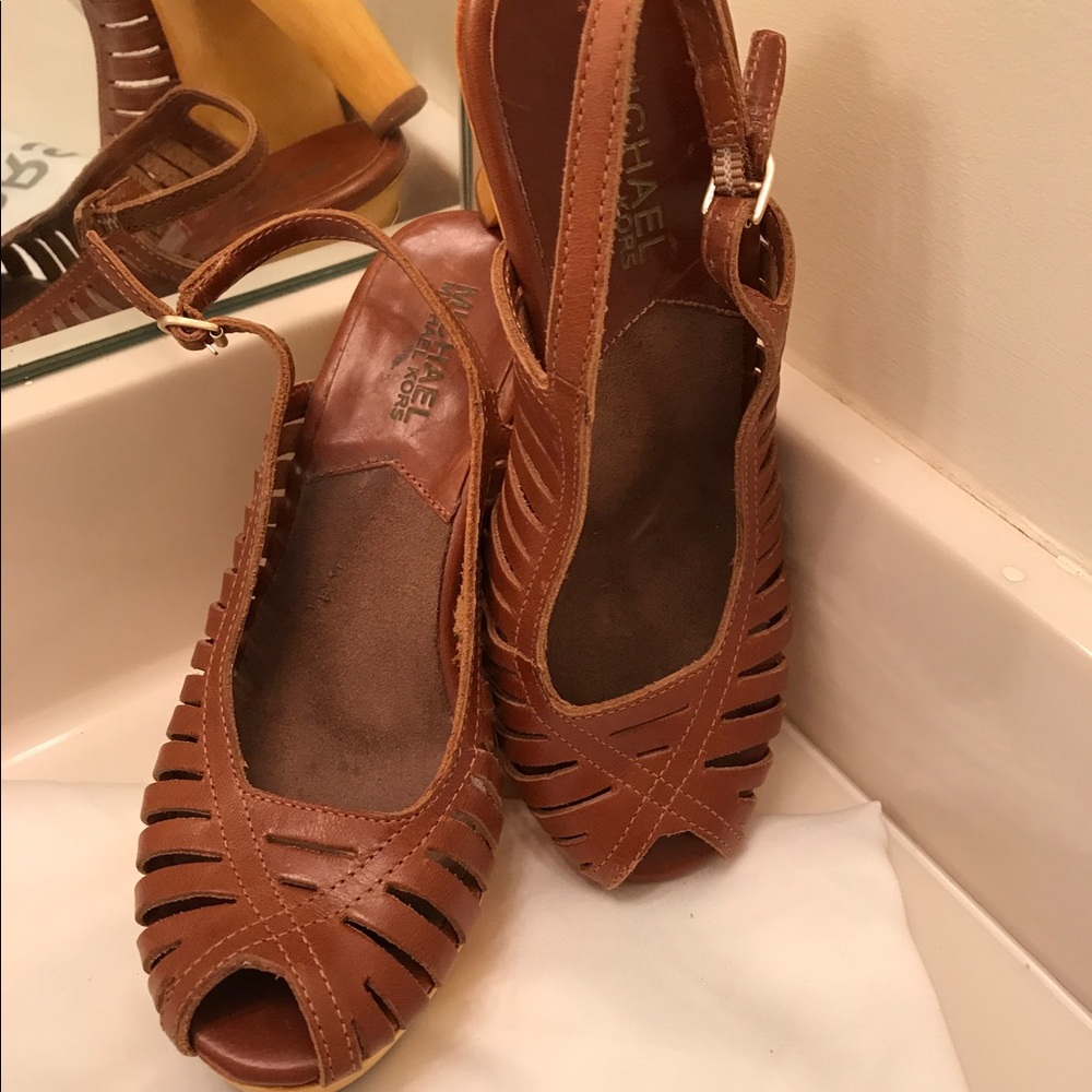 Michael Kors Slingback Tan Sandal Size 7