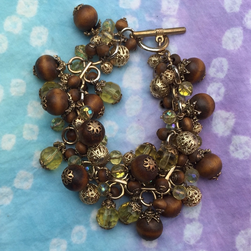 Wood Green Crystal & Filagree Charm Bracelet