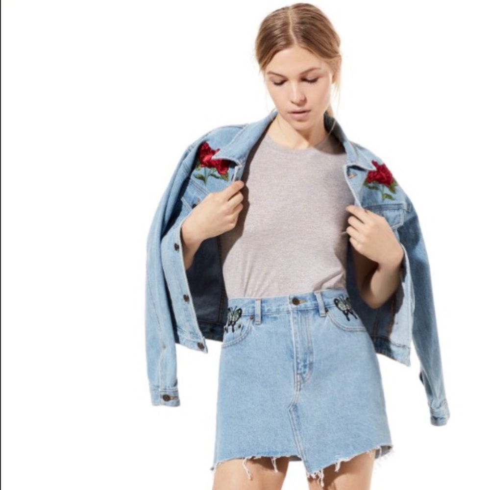 NWT Aritzia Embroidered TNA Yamashita Jean Jacket - Picture 5 of 8