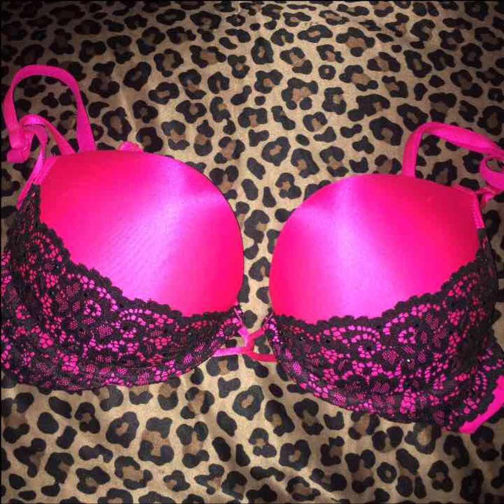 Lacey VS Bombshell Bra