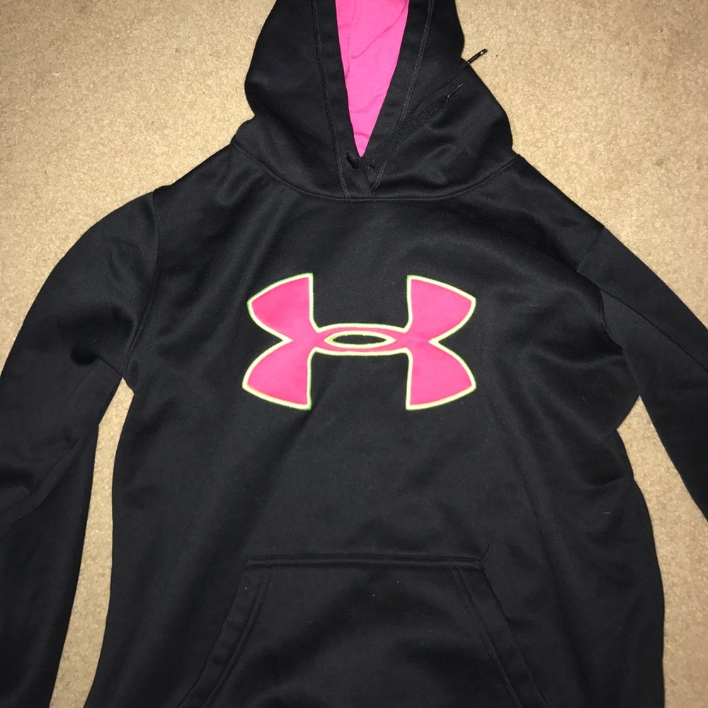 Black under armour sweatshirt