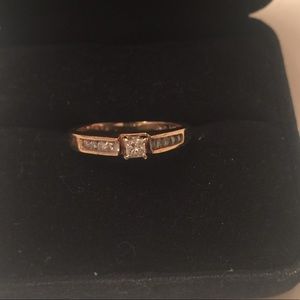 1/4 ctw diamond promise ring