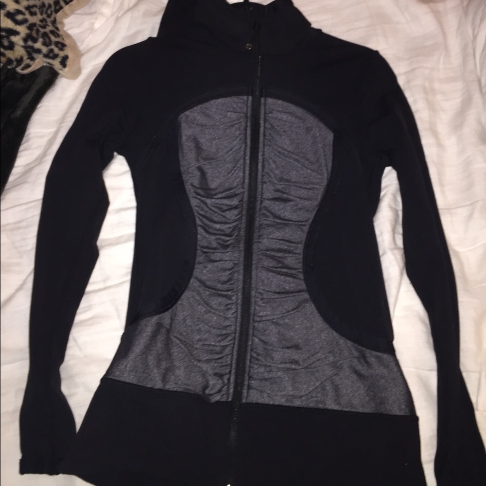 Lululemon size 6