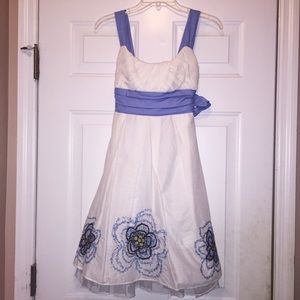 Formal white dress with ribbon