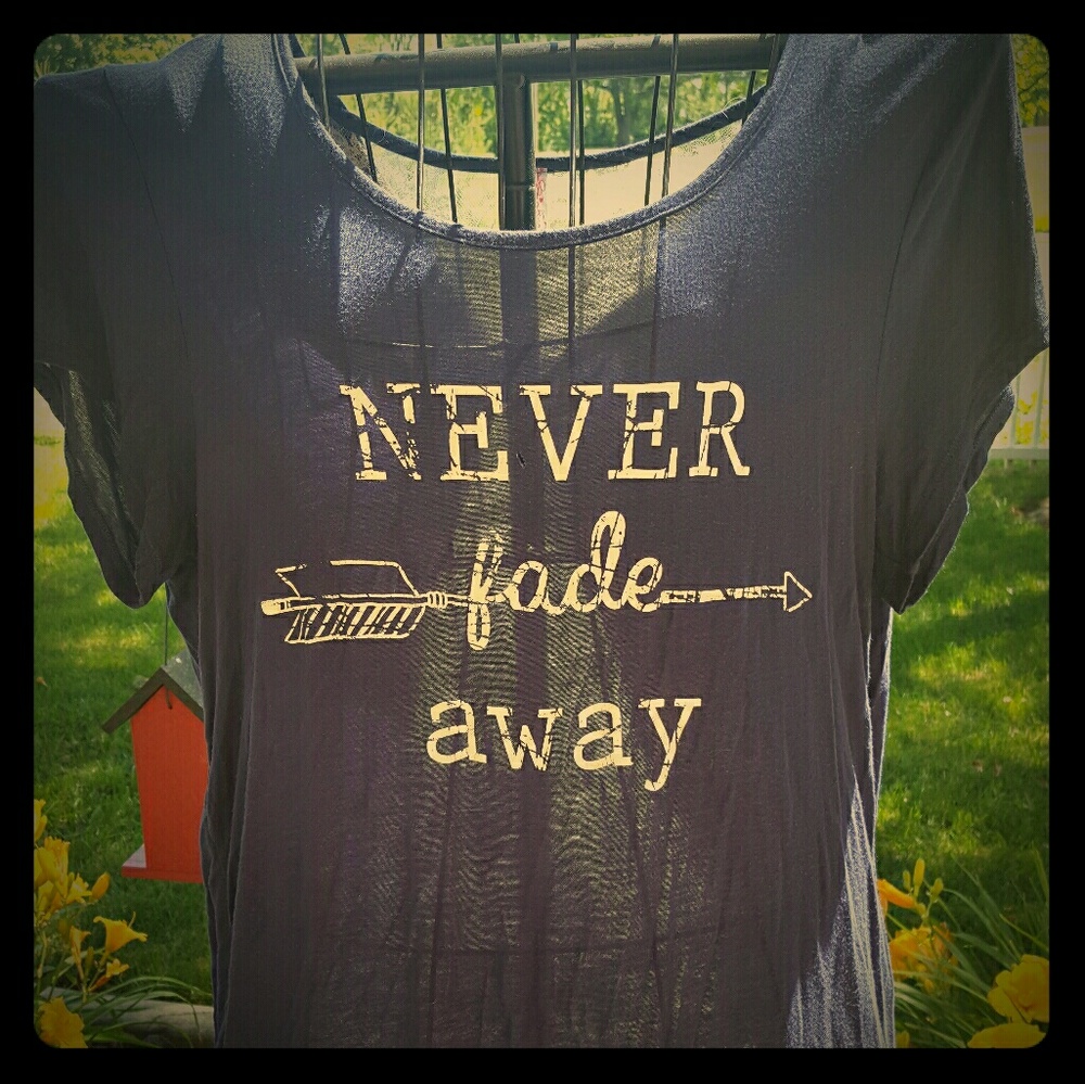 Tee shirt