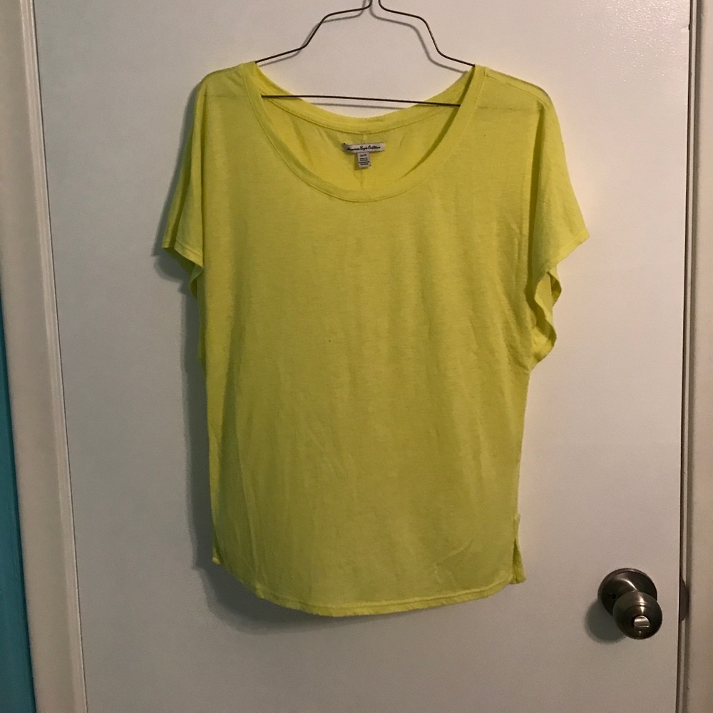 American Eagle • Yellow Tee