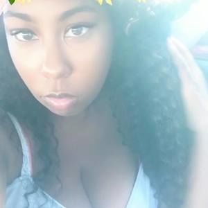 Meet your Posher, Arielle