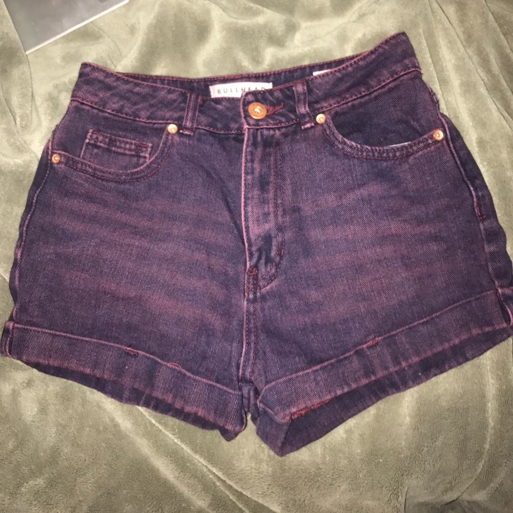Burgundy high waisted shorts!