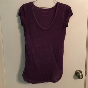 American Eagle • Purple V-Neck Tee