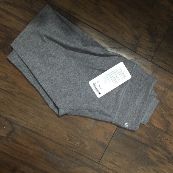 NWT - Lululemon Wunder under pant - size 10 - Picture 4 of 4