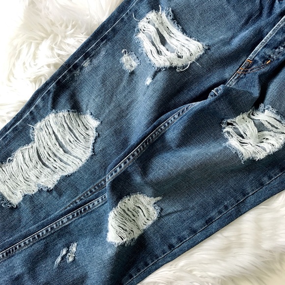 Distressed Boyfriend Jeans - Picture 6 of 8