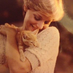 Meet your Posher, Cynthia