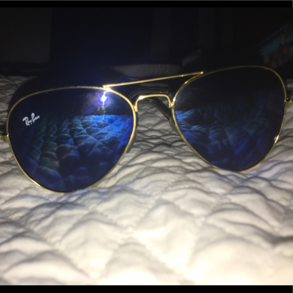 Ray ban aviators!