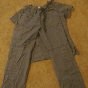 Wink flex scrubs 28 inch inseam only,issue is ink