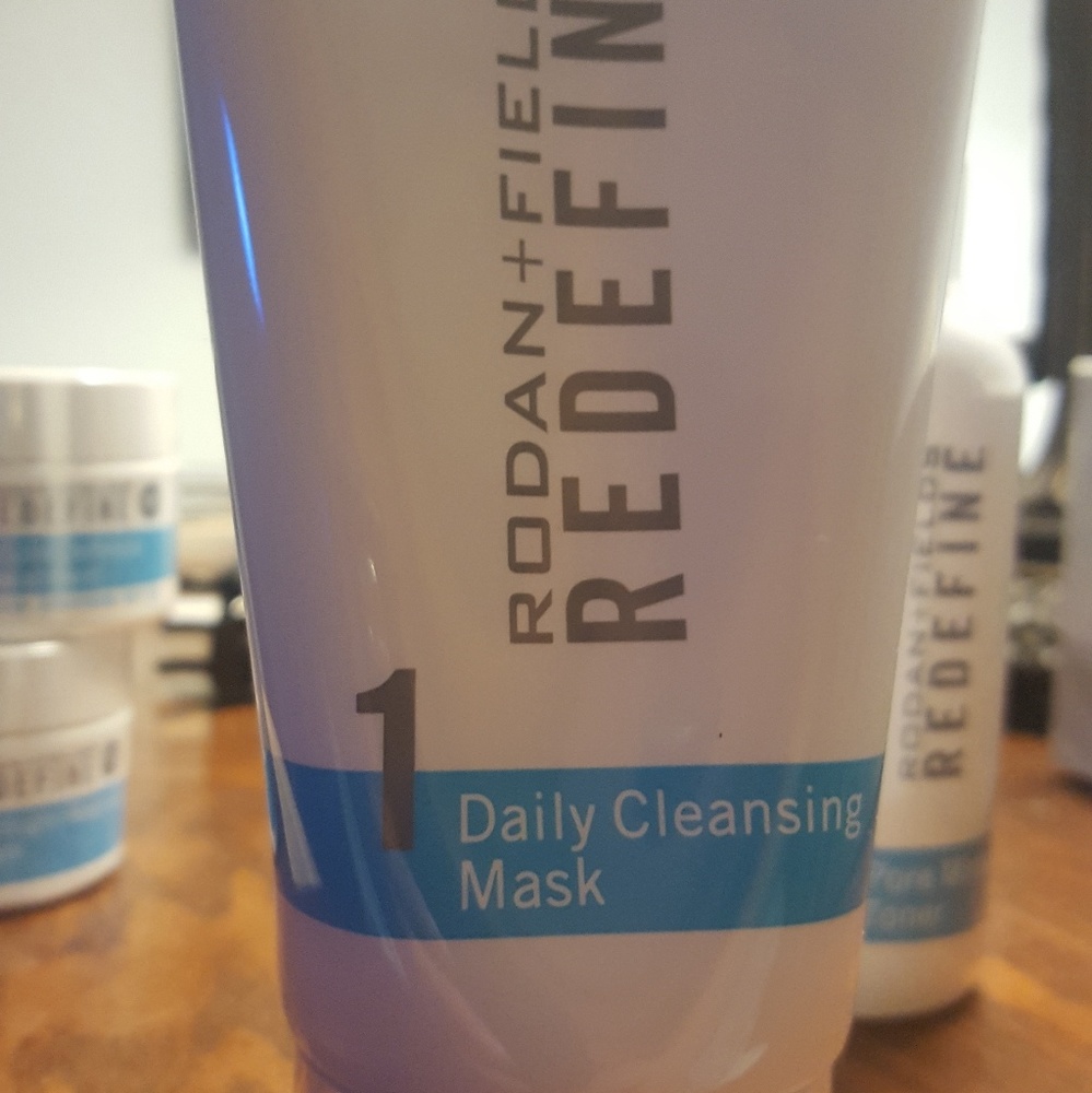 Rodan & Fields Redefined Daily Cleansing Mask